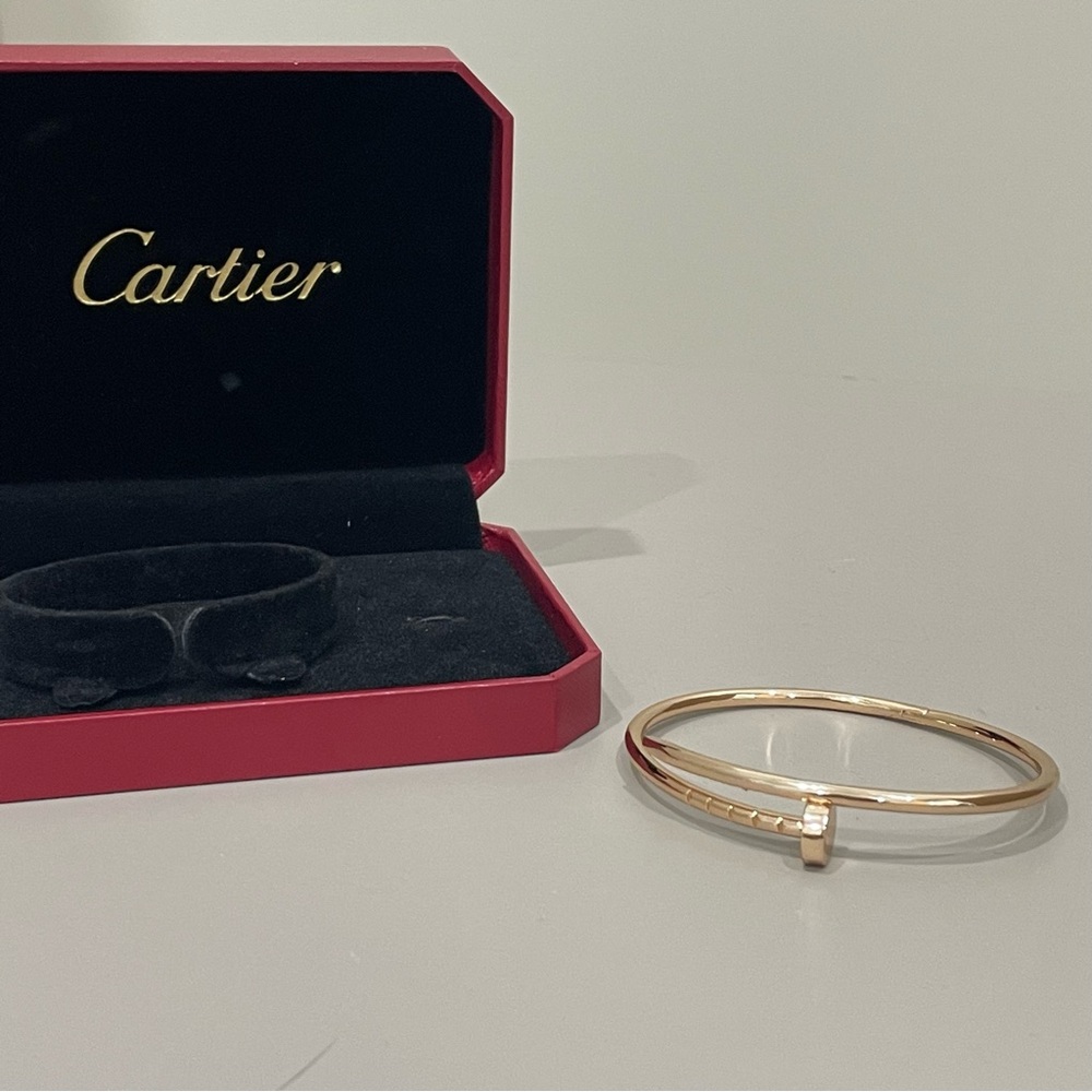 Cartier Gold Women’s Bracelet🥳